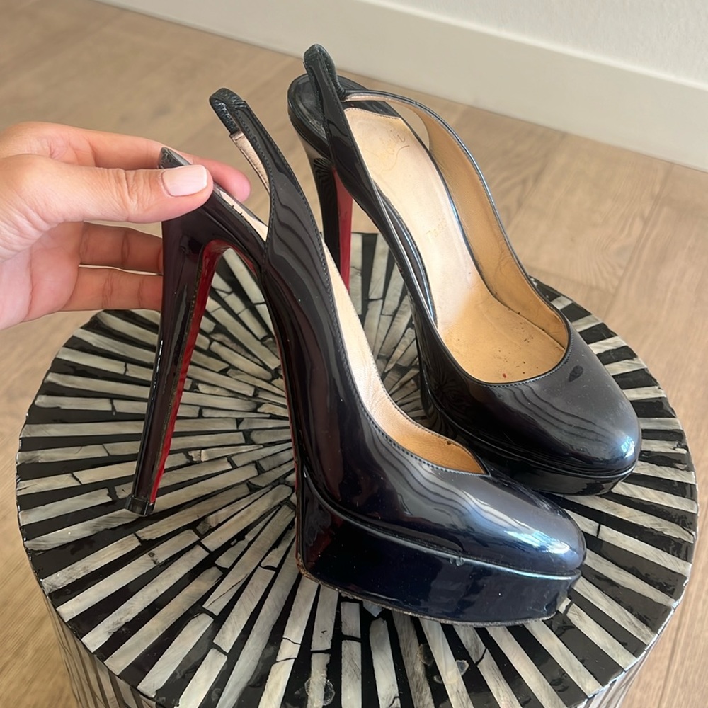 Christian Louboutin Bianca peacock Patent Leather Pumps size 38/5